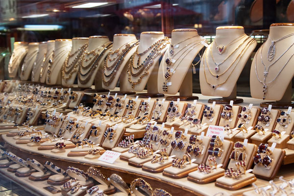 Blue Nile Finds New Unique Customer Experience