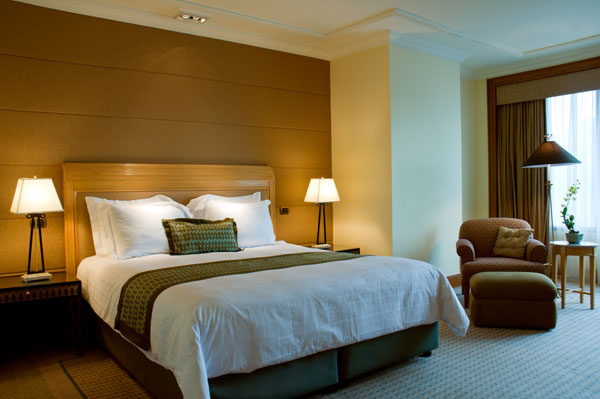 Top Canadian Hotel Loyalty Programs Focus on Things Besides Points