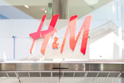 H&M Announces Delivery Fees for Loyalty Members