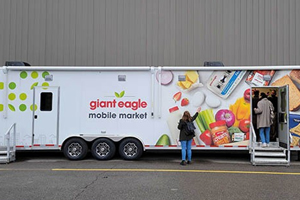 Loyalty360 Reads: February 21: Albertsons and DoorDash Partner for Express Grocery Delivery Service, Giant Eagle Dispatches Mobile Market in Underserved Neighborhoods, and More