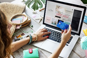 Survey Shows Consumers Prefer Online Shopping And Gift Cards That Give Back This Season