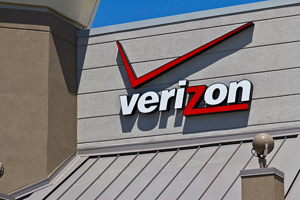 Verizon Sees Customer Loyalty Rising in 2017