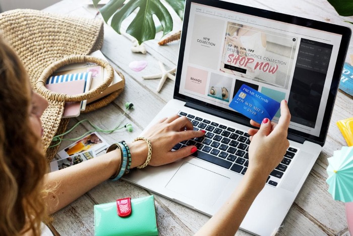 Survey Shows Consumers Prefer Online Shopping And Gift Cards That Give Back This Season