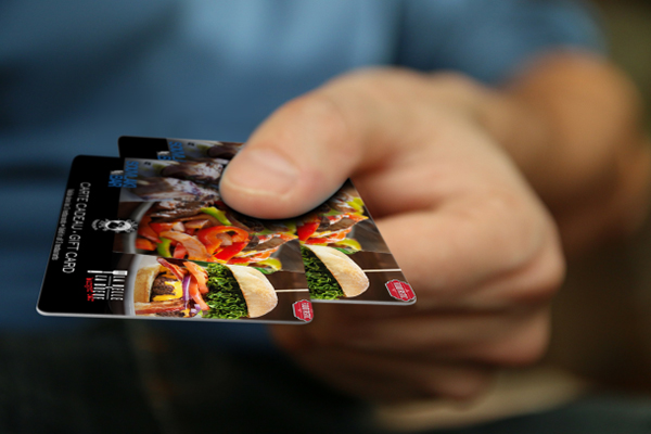5 Reasons Why Plastic Gift Cards Are Better Than Paper Gift Certificates