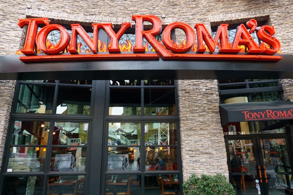 Tony Roma’s Builds Customer and Community Relationships to Drive Brand Loyalty