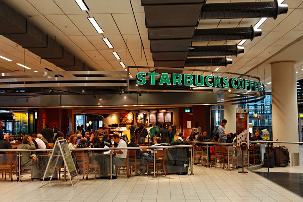 How Starbucks Creates a Seamless Customer Experience – from Café to the Car