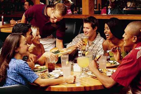 Four Things Your Restaurant Loyalty Program Should be Doing to Empower Customer Engagement