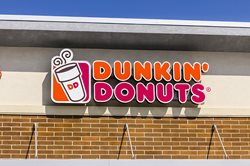 Dunkin’ Offers On-the-Go Mobile Ordering Through Alexa, Runs Sip, Peel, Win Contest