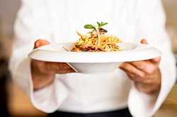 Canadian Food and Beverage Industry Faces Challenges in Customer Engagement